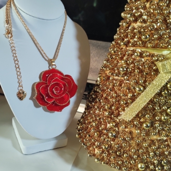 Betsey Johnson Vibrant Red Rose Necklace with Gold Highlights - Picture 2 of 3